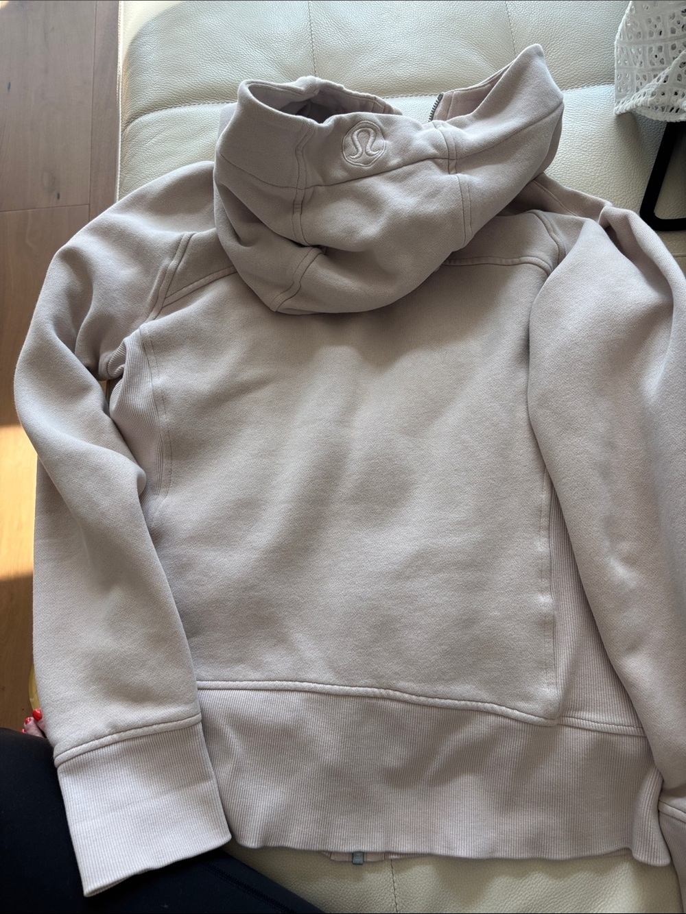 lululemon athletica Hooded Full-Zip Jacket in Light Taupe nude. 8 - Picture 5 of 6